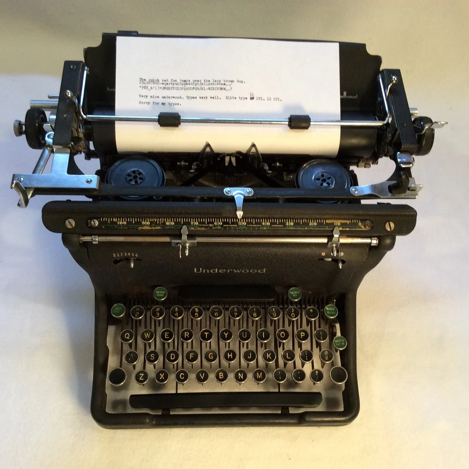 Винтажная 1941 Underwood #11 пишущая машинка в очень хорошем состоянии серийный #S5480885-11 - Изображение 1 из 4
