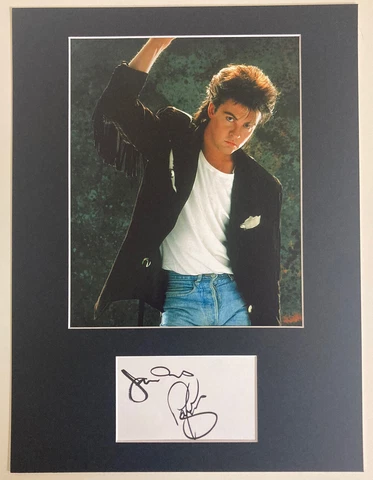 Paul Young    **HAND SIGNED**   16x12 mounted display  ~  AUTOGRAPHED Cover