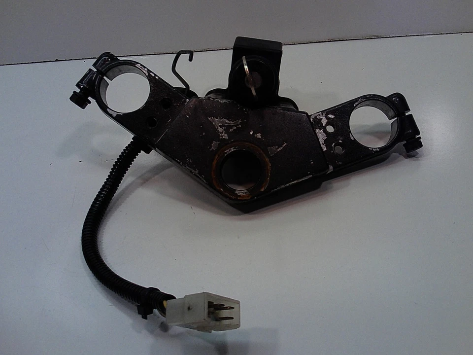 KAWASAKI EX 250 5 WIRE IGNITION UPPER TRIPLE TREE CLAMP STOCK 250 NINJA - Image 1 of 4