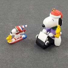 2002 Hallmark Ornament Spotlight On Snoopy Series #5 Literary Ace snowboarding 