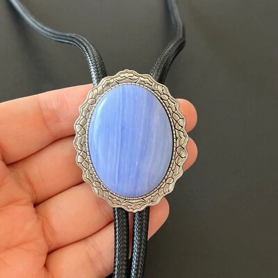 Collar de boda con base de encaje plateado piedra de pino ágata azul para hombre Bolo lazo cuerda encerada Foto 1 de 4