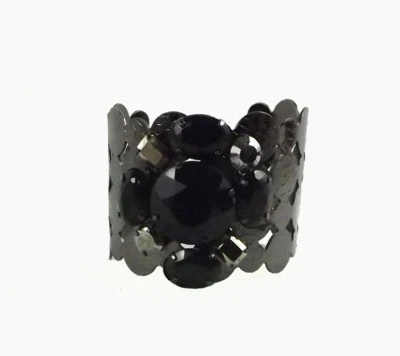 Браслет-манжета кованого оловянного тона с черными камнями 2 дюйма - Изображение 1 из 3