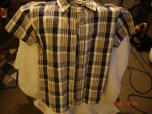 Andrew's Jeans Women’s L plaid Short Sleeve button down one pocket fits med - Picture 1 of 7