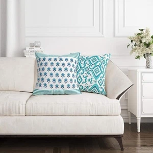 Quadratische Kissenbezüge grün & weiß ethnische Motive - Bild 1 von 5