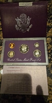 1991 S Uncirculated Proof set includes Kennedy .50, Mint Condition. Low Bid. - Image 1 of 2