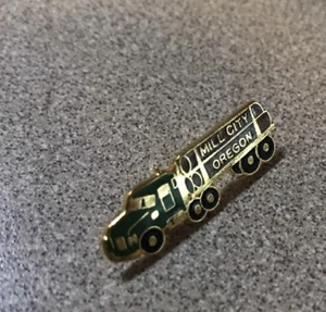 Log Truck Pin Mill City Oregon Revers - Hutnadel  - Bild 1 von 3