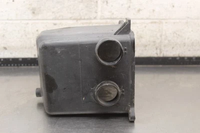 1986 Yamaha Moto 4 YFM225 LOWER BOTTOM AIRBOX AIR INTAKE FILTER BOX CASE Z810 - Image 1 of 4