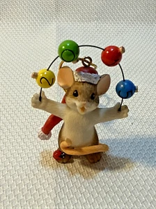 Charming Tails Ready To Juggle A Whole New Year Ornament Figurine 4046962 - Picture 1 of 3