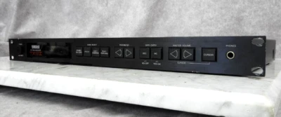 YAMAHA TX81Z FM Sound Source Synthesizer FM Tone Generator AC100V Very Good - Image 1 of 4