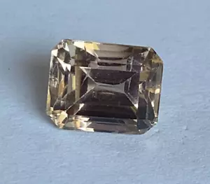 Andy's Gem Garage Sale - 9.5ct Cushion Topaz - Insane cut Natural ! Champagne - Picture 1 of 4