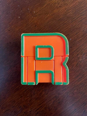 R - Vintage Alphabots Transformers Robots Alphabet Letter Replacement Lakeshore  - Image 1 of 2