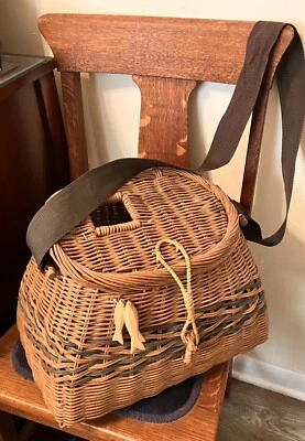 Vintage Wicker Fishing Creel Basket W Shoulder Strap - Image 1 of 4