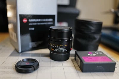 Leica Summilux-M 50mm f/1.4 ASPH II - Plus UV filter And Extra Lens Cap - Image 1 of 4