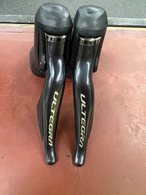 Shimano Ultegra ST-R8070 Di2 Shifters set Hydraulic Disc Levers - Image 1 of 3