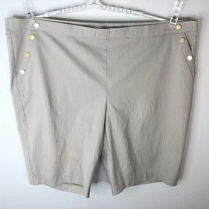 Liz Claiborne Womens Bermuda Shorts Plus 4X Tan Striped Gold Tone Studs **New** - Picture 1 of 18