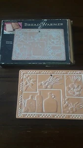 "Calentador de pan de terracota en relieve en caja/medidas 7"" x 5" - Imagen 1 de 3