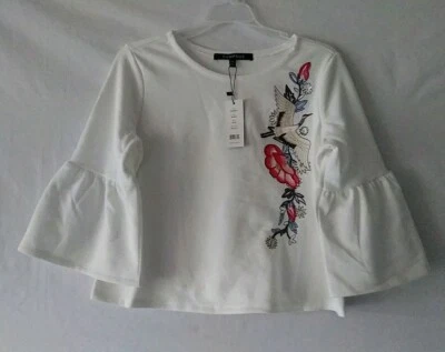 Blusa para mujer Rampage blanca boho mangas campana bordada talla mediana Foto 1 de 4