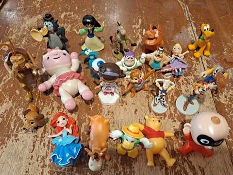 Lot of 22 Disney Figures Toy Story Aristocats Lion King Pooh Chip &Dale Cover