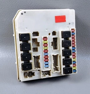 2006-2010 NISSAN Armada / Titan Power Distribution Fuse box 284B6ZE00C - Picture 1 of 8