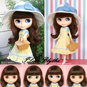 Hasbro Takara CWC Neo Blythe Doll Petit de'jeuner Champs Elysees - Picture 1 of 7
