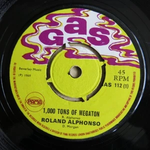 ROLAND ALPHONSO 1,000 Tons Of Megaton / Musical Resurrection UK 7" Gas Ex- - Picture 1 of 2