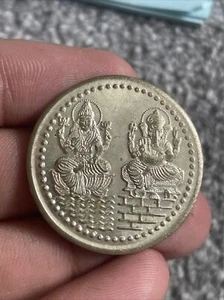 Silver Plated Shiri Lakshmi Ganesh Ji Hindu Luck Pot Old Temple Token Coin T455 - Picture 1 of 4