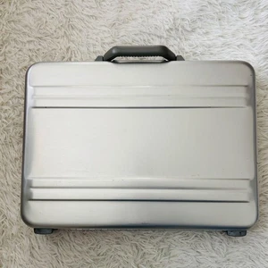 Maletín rígido de aluminio plateado ZERO HALLIBURTON hecho en Japón usado - Imagen 1 de 14