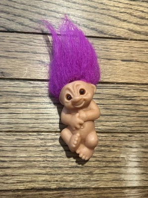 Muñeca Troll Norfin Dam 1986 De Colección Norfin Bebé Recién Nacido Bebé 3" Pelo Púrpura Foto 1 de 4