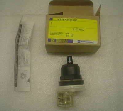 9001SKS43FBH1 Square-D  3 position Selector Switch Long Handle Foto 1 de 3