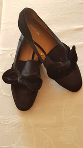 Damenschuhe Slipper Samt, schwarz, Marke Parfois, mit Schleife, neu, unbenutzt - Bild 1 von 4