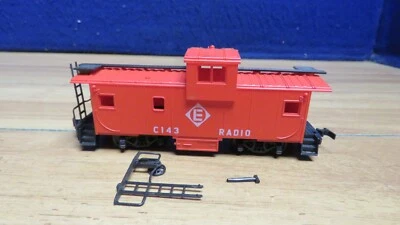 HO SCALE ROCO CABOOSE C143 RADIO RED  WIDE VISION AS FOUND# 5   613240 - Image 1 of 4