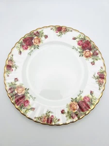 Vintage Royal Albert England Old Country Roses 8-1/4" Salad Plate - Picture 1 of 3