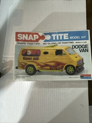 Vintage 1975 Monogram Snap-Tite Dodge Van "Vanana Split" Model, 1000 - Image 1 of 4