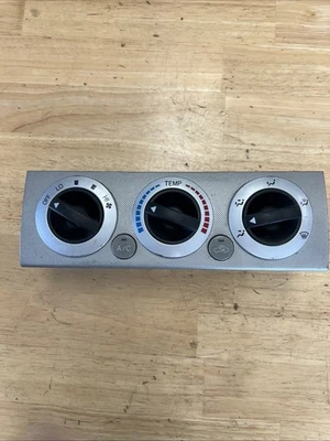 2005-2010 Toyota Tacoma AC Heater Climate Temperature Control SR5 Metallic USED - Image 1 of 3
