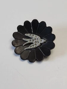 Vintage Black Plastic Scalloped Edge Button With Metal Flying Bird Overlay - Bild 1 von 3