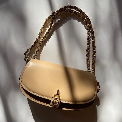¡Bolso de cuero beige de Michael KORS! Bolso de hombro Mila pequeño de cadena Foto 1 de 4