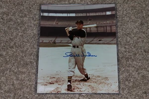 BILL VIRDON AUTOGRAPHED PIRATES 8X10 PHOTO POSE 1 - Picture 1 of 2