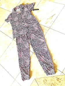Neu mit Etikett M/L CATTHERINE MALENDRINO ANIMAL PRINT PYJAMA SET RET $ 46,00 PNL BL; CRM - Bild 1 von 5