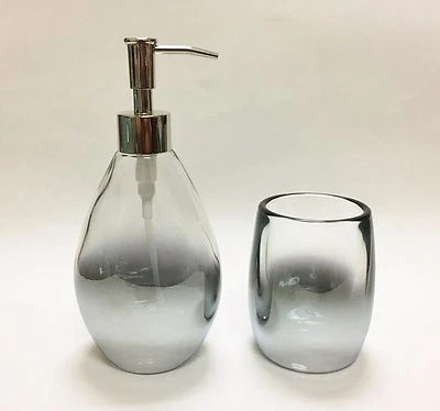 2 PC Set Vetro Con Argento Riflettente Specchio + Grigio Tinto Sapone Dispenser+ - Immagine 1 di 4