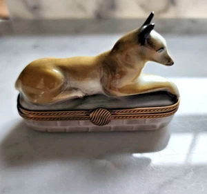 GR Limoges Peint Main Porcelain Limoges Greyhound Dog Brown Trinket Box - Picture 1 of 6