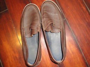 Men's Cole Haan Weekender dark brown color Loafers size 11 BARELY WORN!