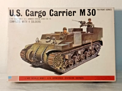 Bandai 8290 U.S. Cargo Carrier M30 Scala 1/48 Completo Con 4 Soldati - Immagine 1 di 2