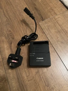 Genuine Canon Digital Camera Battery Charger - LC-E8E - GB6O485D - Picture 1 of 2