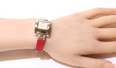 Tommy Hilfiger Reloj Rojo F80183 CRISTAL H Diseñador Acero Inoxidable 7' 7.5" Foto 1 de 4