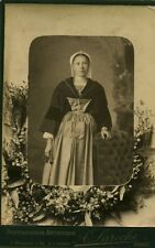  Photo ancienne en studio d'une Jeune Vannetaise 1900 