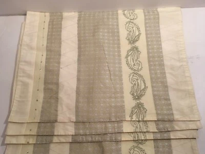 Target Golden Holidays Placemats Set of 4 Christmas 2007 SIlver Metallic Shapes - Image 1 of 4