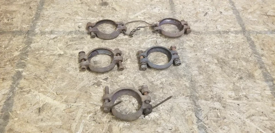 Abrazaderas de escape Ford Modelo A 1928-31 se venden como juegos individuales Foto 1 de 4