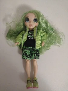 Rainbow High Modepuppe JADE HUNTER Serie 1 • mit Hut & Jacke & Schuhen - Bild 1 von 8