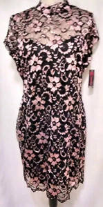 No Boundries Damen XXL rosa geblümt Spitze hinten offen Einsatz Schlupfkleid 569782 Neu mit Etikett - Bild 1 von 3