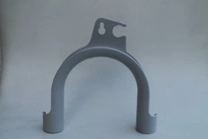 Ablaufschlauch Haltebogen auch Wandhalter für Waschmaschine Original Bosch - Bild 1 von 3